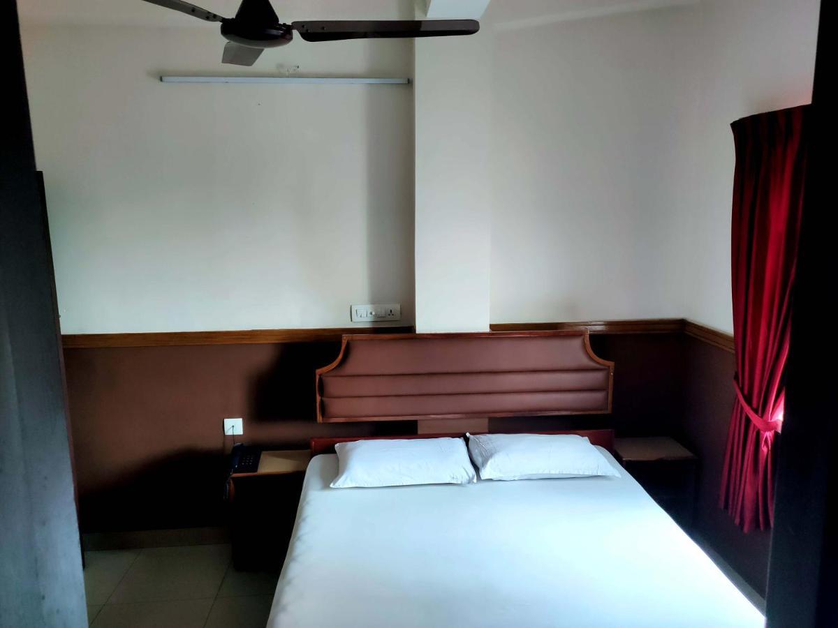 Hotel Maple Regency Коччи Экстерьер фото